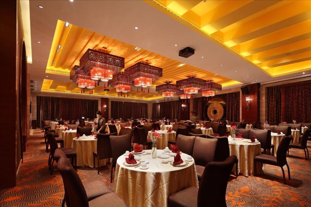 Sovereign Hotel Zhanjiang Exterior photo