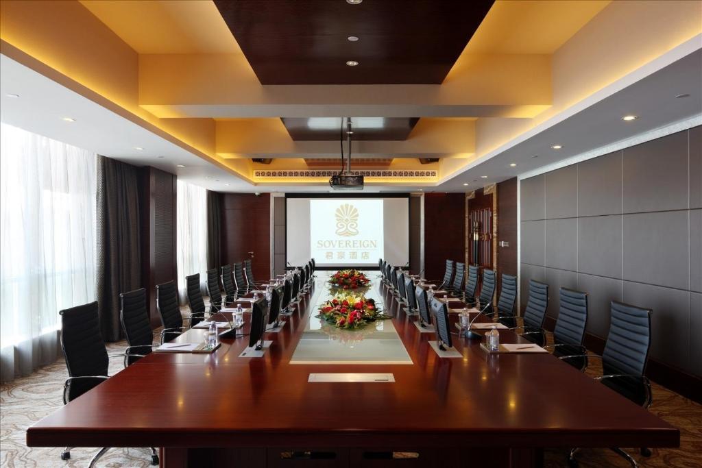 Sovereign Hotel Zhanjiang Exterior photo