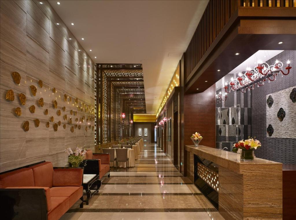 Sovereign Hotel Zhanjiang Exterior photo