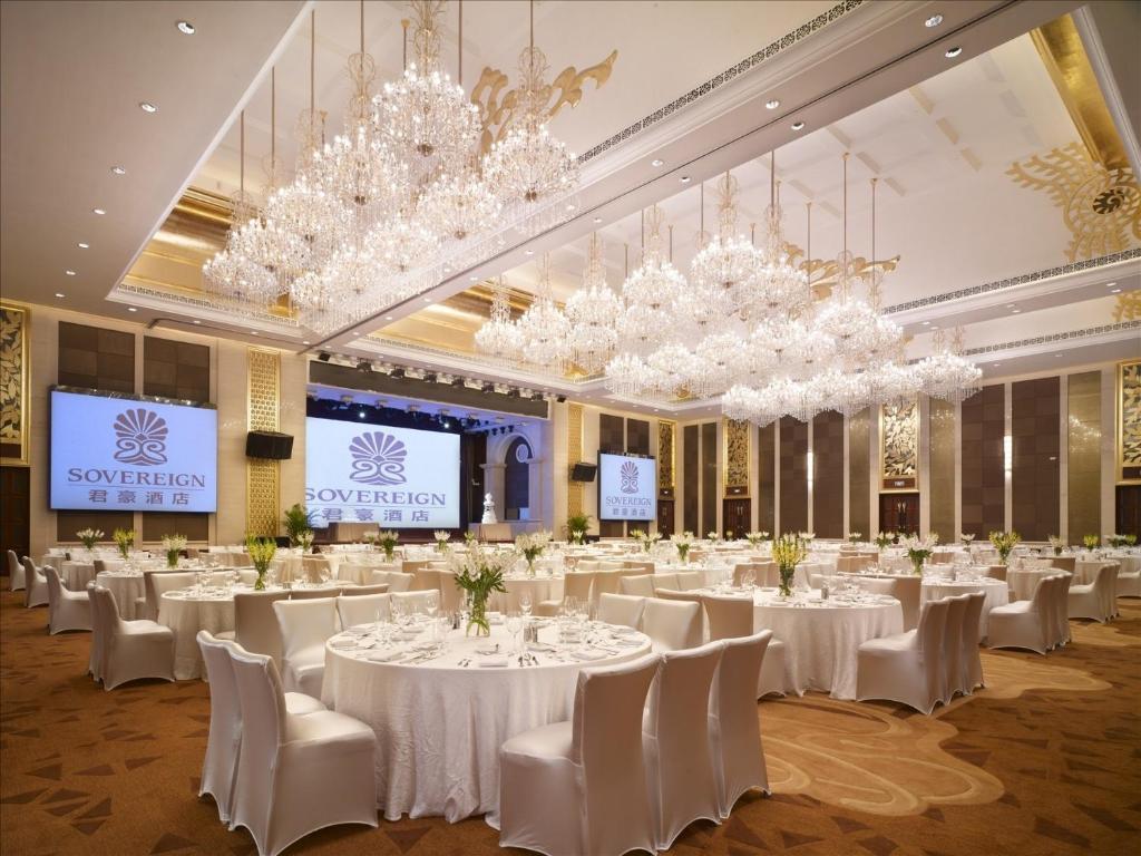 Sovereign Hotel Zhanjiang Exterior photo